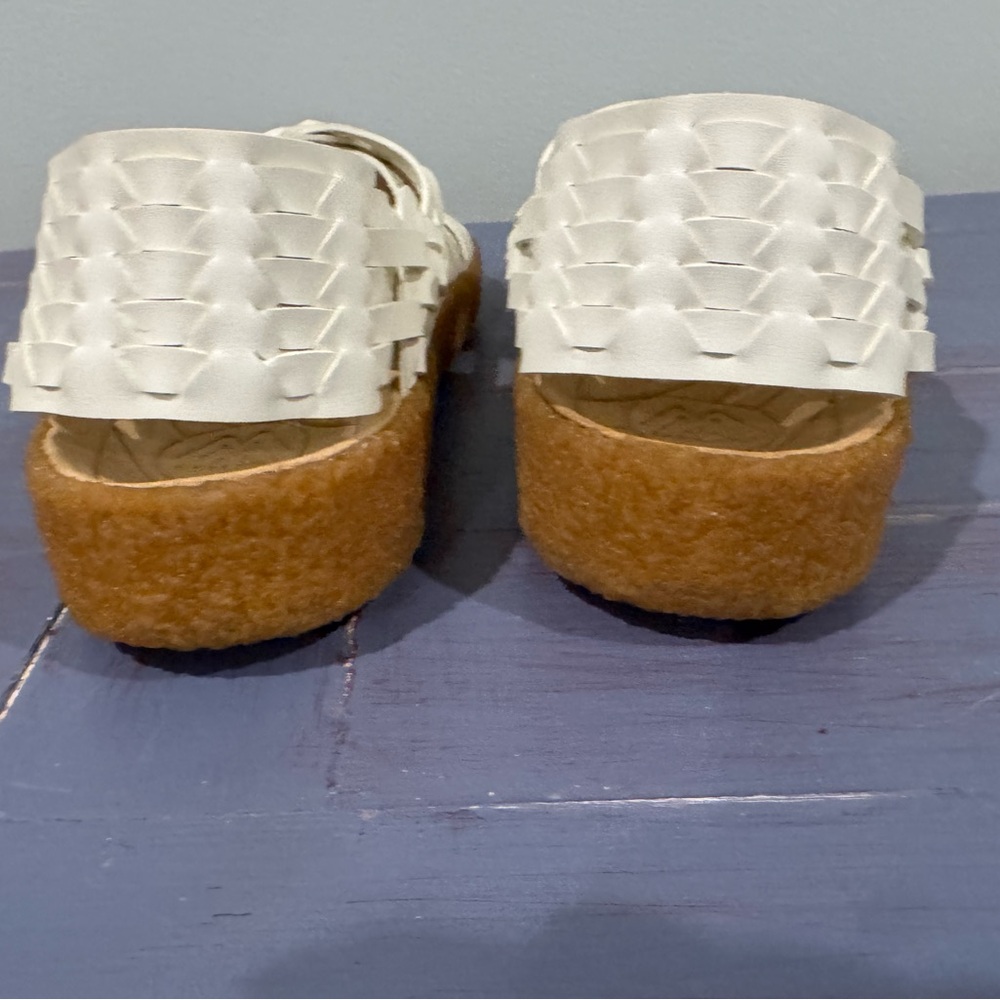 Sundance NWT Malibu Canyon White Woven Sandals - Huraches - 10 - Picture 11 of 14